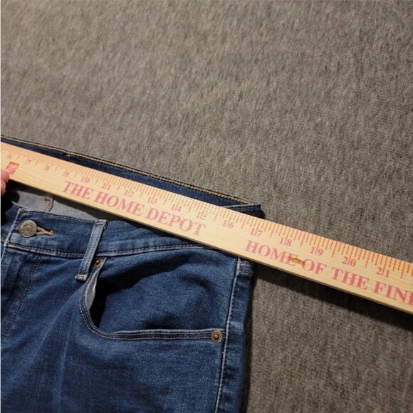 Levis Jeans Womens 32x30 Blue Medium Wash Low Rise Curvy Bootcut - Picture 9 of 9